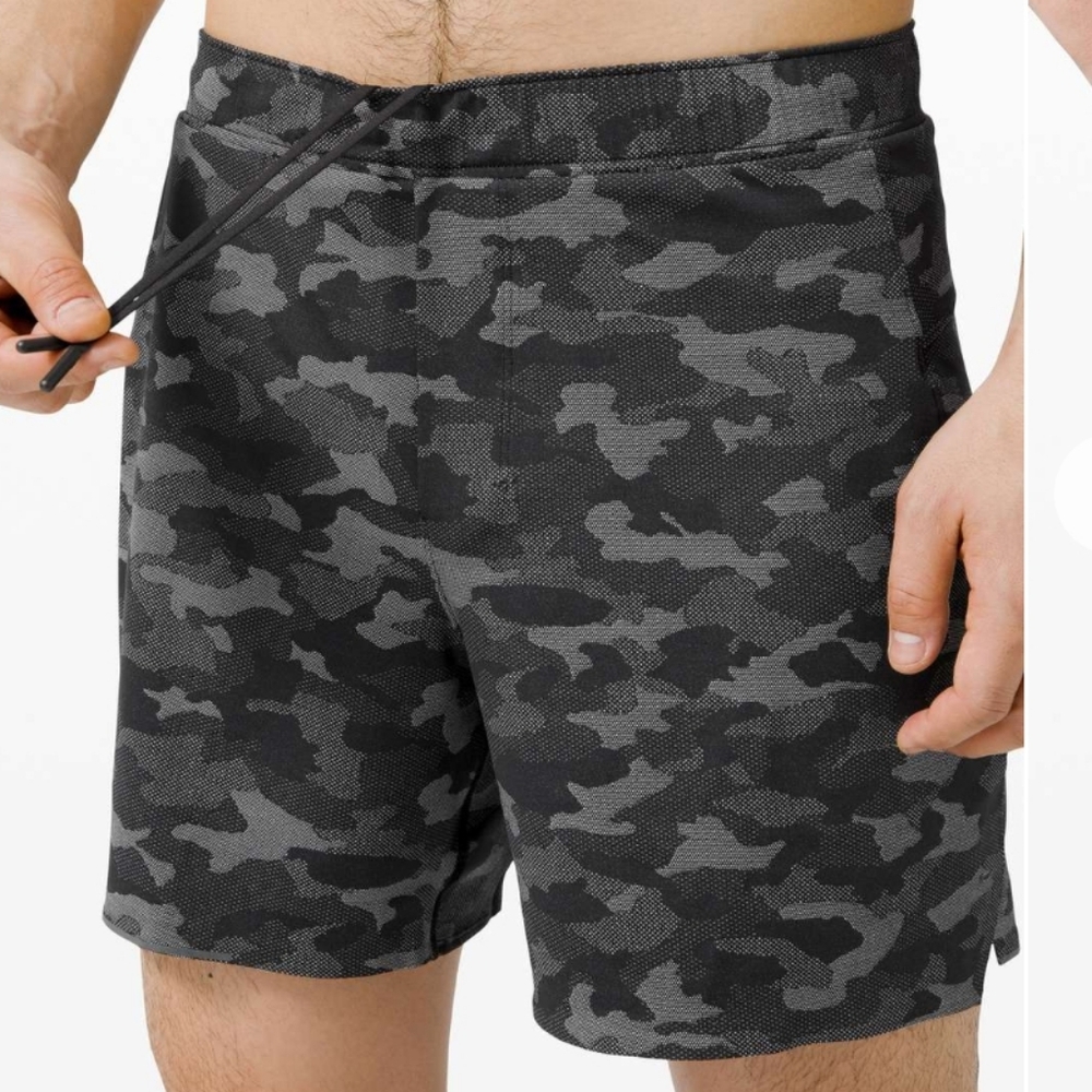 Lululemon Surge Short W/Liner 6 Inch - Medium